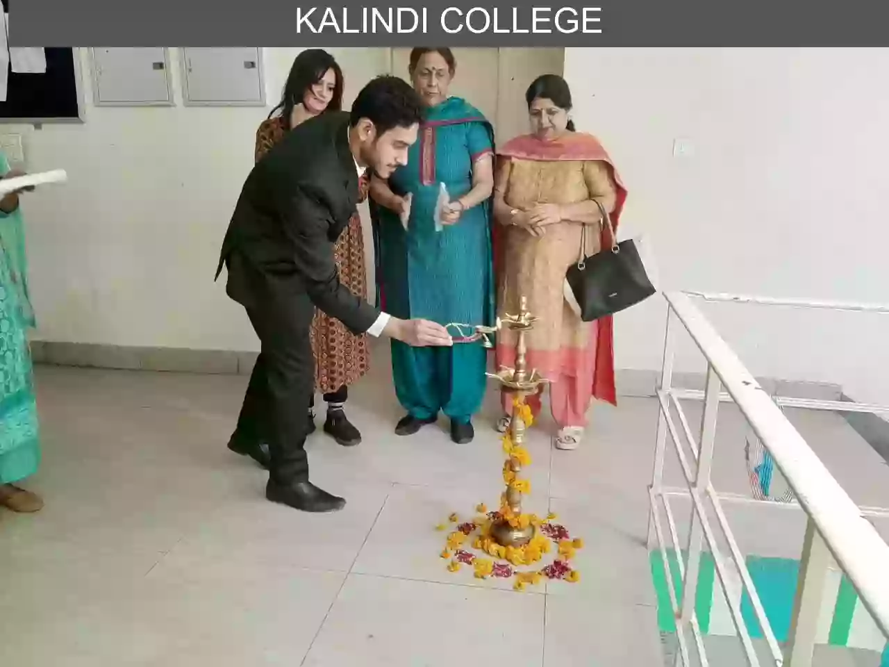 Kalindi College, Omnibulls, Hardeep Malik